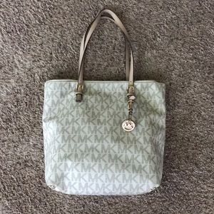 Authentic Michael Kors tote bag! Great condition
